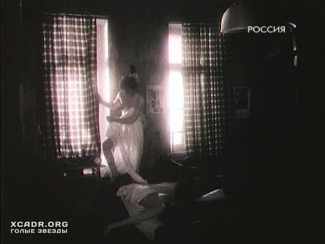 Полностью Голая Ксения Качалина На Кровати – Нелюбовь (1991)