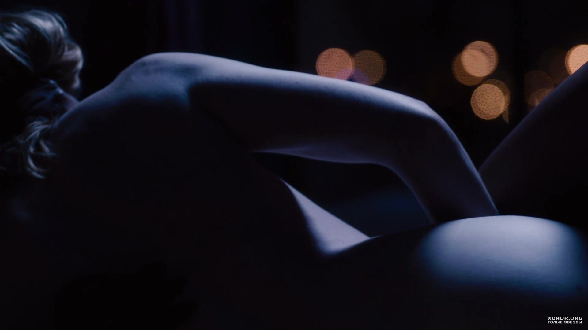 Секси Джеми Клейтон Бреет Ноги – Восьмое Чувство (2020)