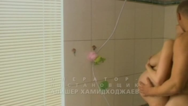Обнаженная Беременная Надежда Бахтина В Душе – Один День (Россия) (2008)