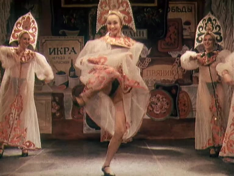 Эротический Танец Русских Девиц В Прозрачных Платьях – Страсти По Анжелике (1993)