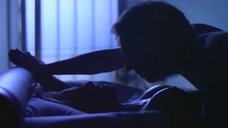 Секс Сцена С Орнеллой Мути – Истории Обыкновенного Безумия (1981)