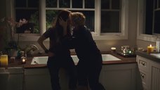 Лесбийский Поцелуй Мэри Стокли И Наташи Уайтман – «V» Значит Вендетта (2006)