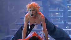 В Постели С Мадонной – Эротические Сцены