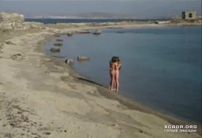 Обнаженная Бетти Верже Принимает Ванну – Греческая Смоковница (1976)