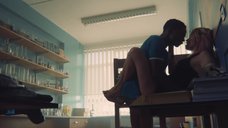 Лесбийский Секс С Алисой Хокин И Лили Ньюмарк – Половое Воспитание (2020)