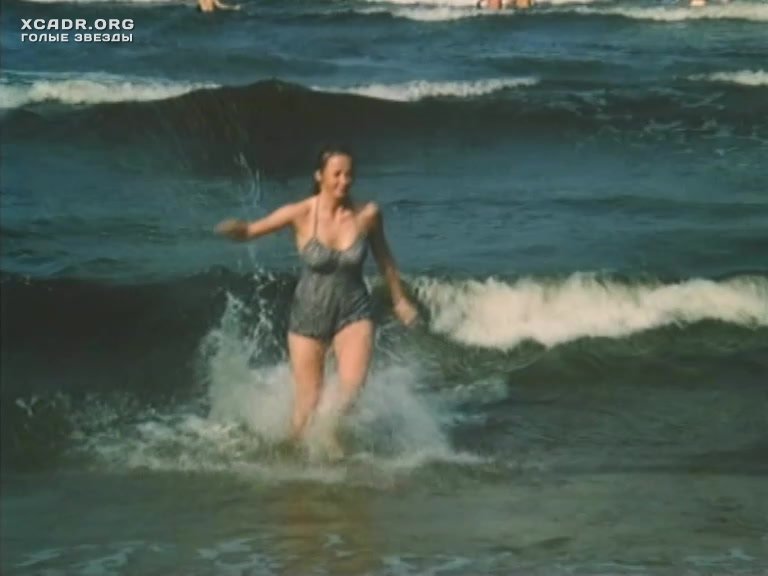 Алла Клюка С Голой Грудью На Пляже – Ноктюрн Шопена (1992)