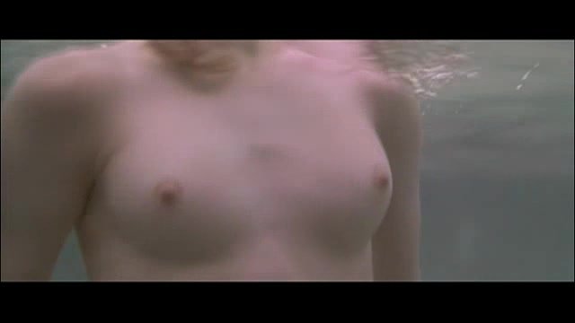 Голая Грудь Рэйчел Макадамс – Меня Зовут Танино (2002)