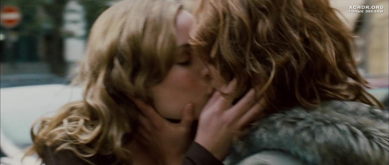 Лесбийский Поцелуй Пайпер Перабо С Линой Хиди – Представь Нас Вместе (2005)
